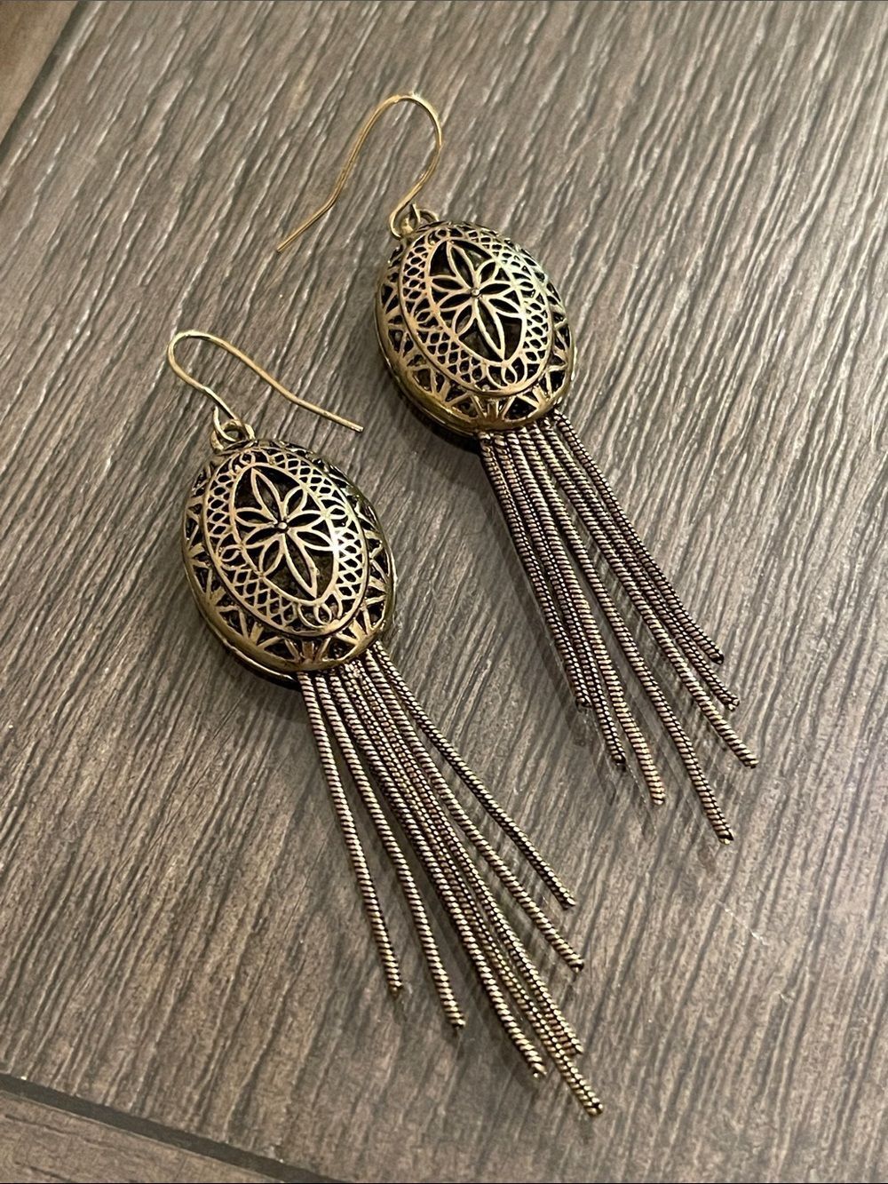 Vintage-style Antique Brass Oval Filigree Fringe Tassel Earrings Floral Pattern